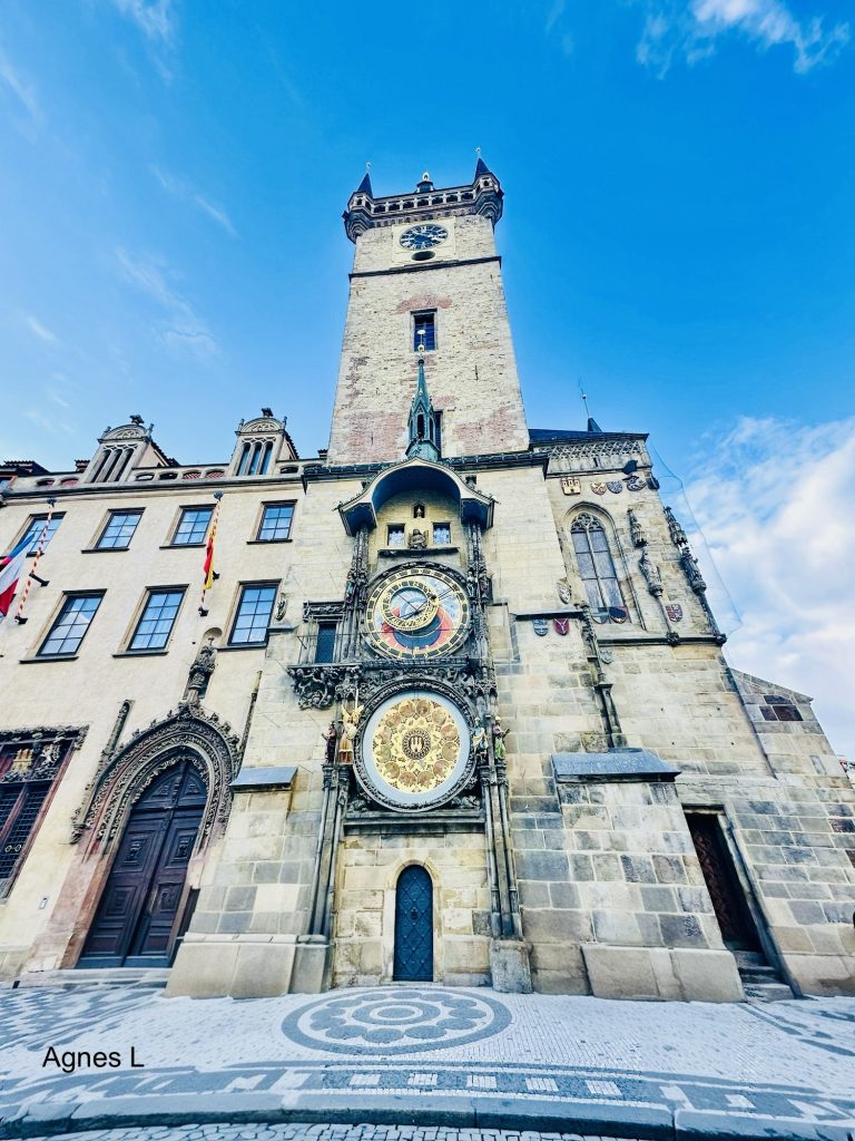alt=Horloge astronomique de Prague sur la place de la Vieille Ville